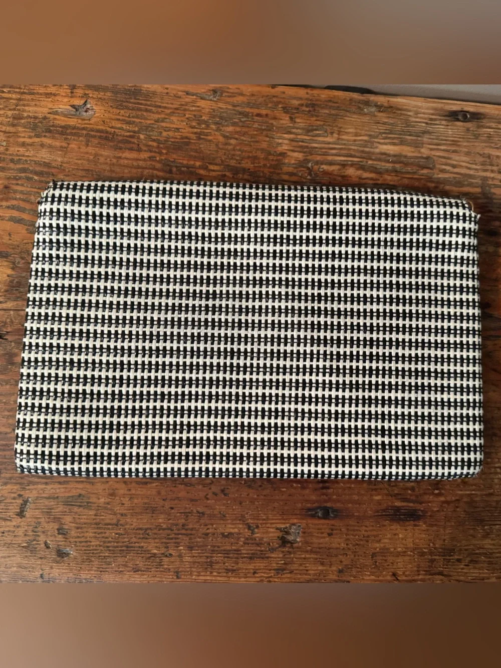 EUC Stella & Dot Black & White Woven Envelope Clutch